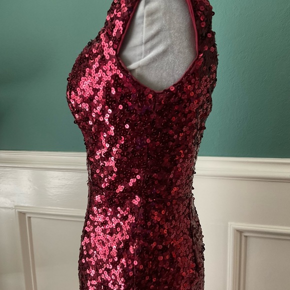 Maniju off the shoulder sequin gown with high side slit. Large - Picture 3 of 16